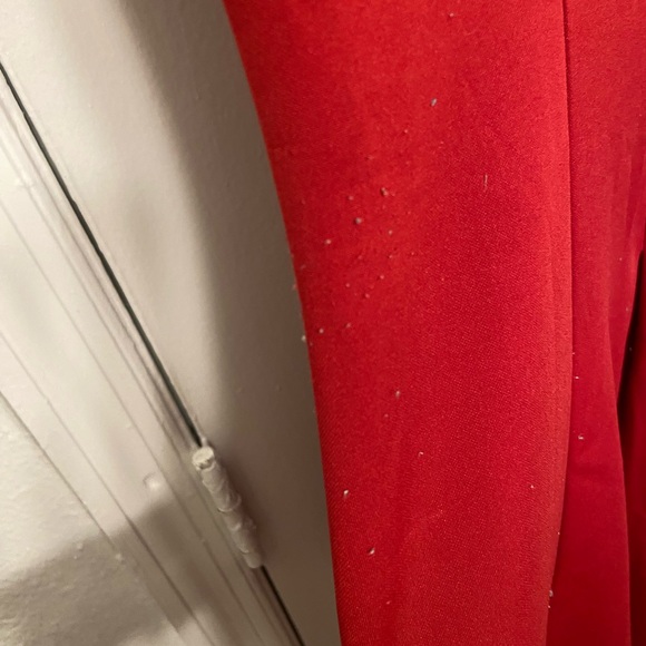 Elegant Red Midi Dress - Picture 6 of 6